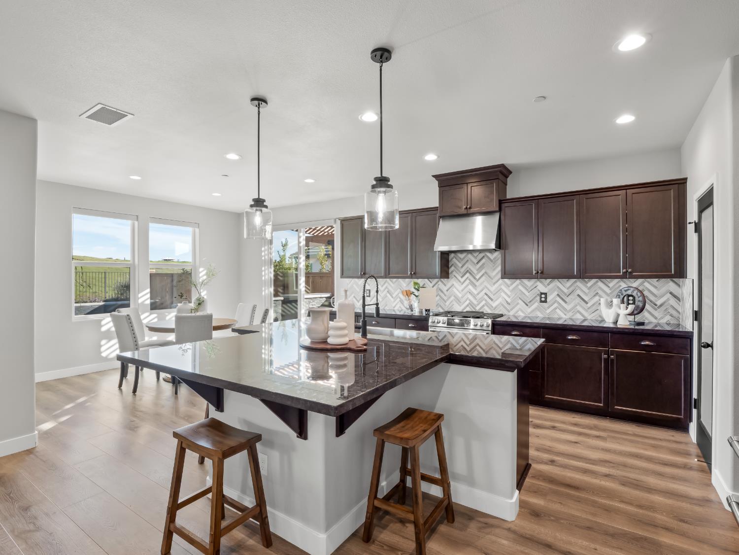 4483 Crown Bluffs Dr, Madera, CA 93636