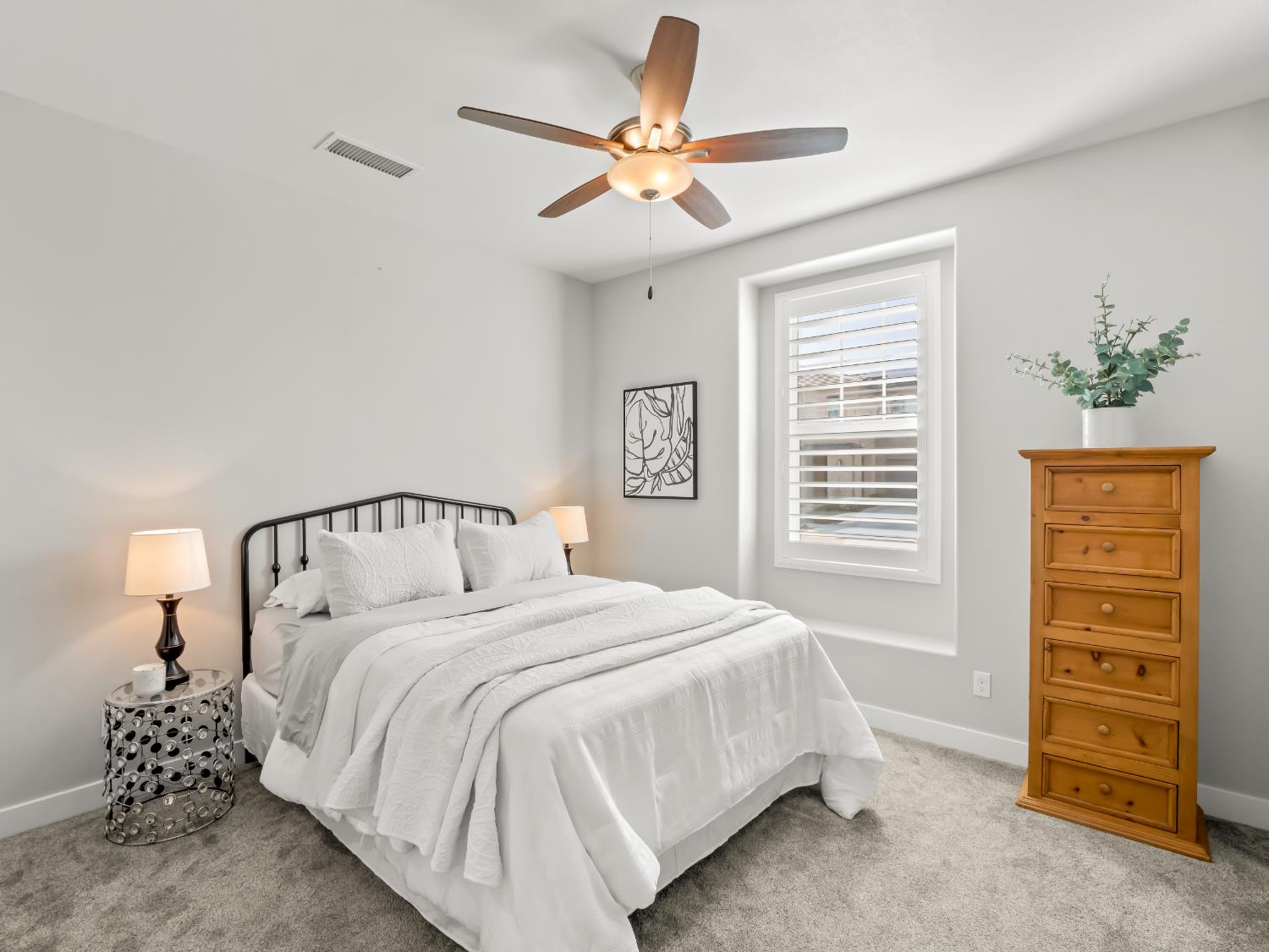 4483 Crown Bluffs Dr, Madera, CA 93636