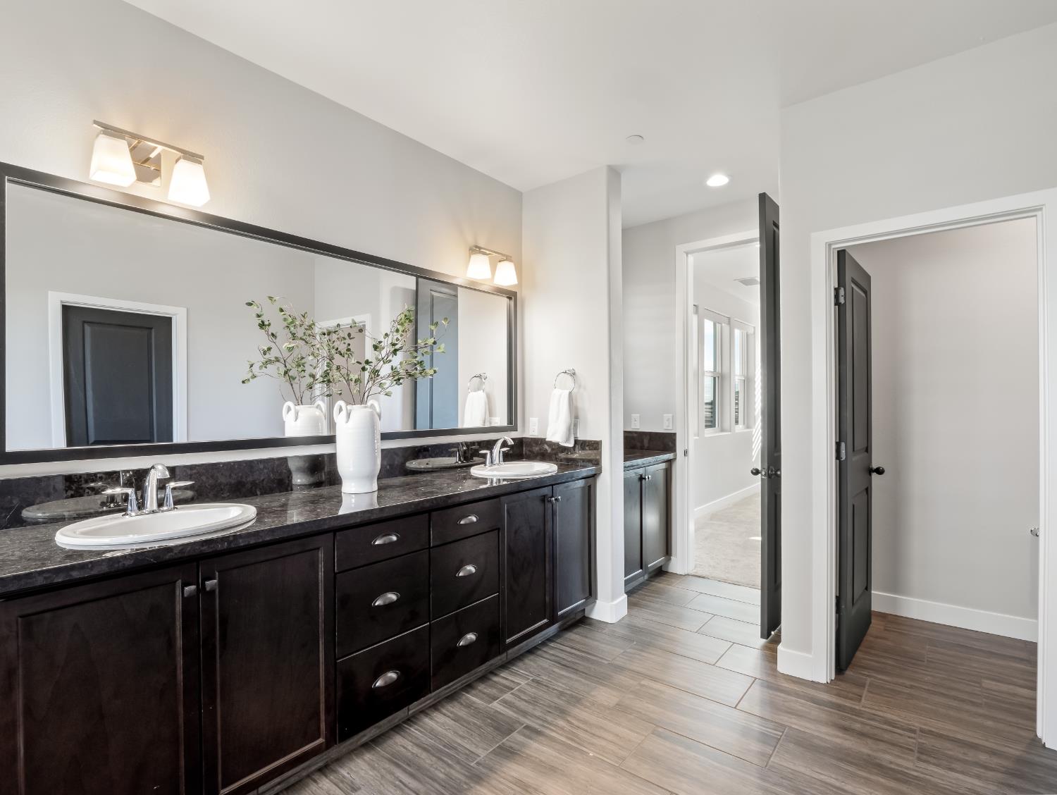 4483 Crown Bluffs Dr, Madera, CA 93636