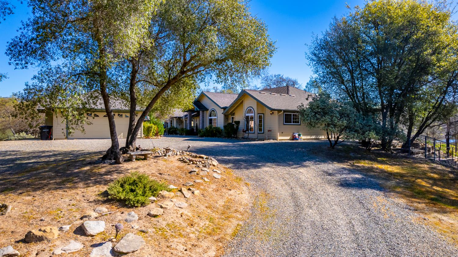 45740 Green Lake Ct, Coarsegold, CA 93614