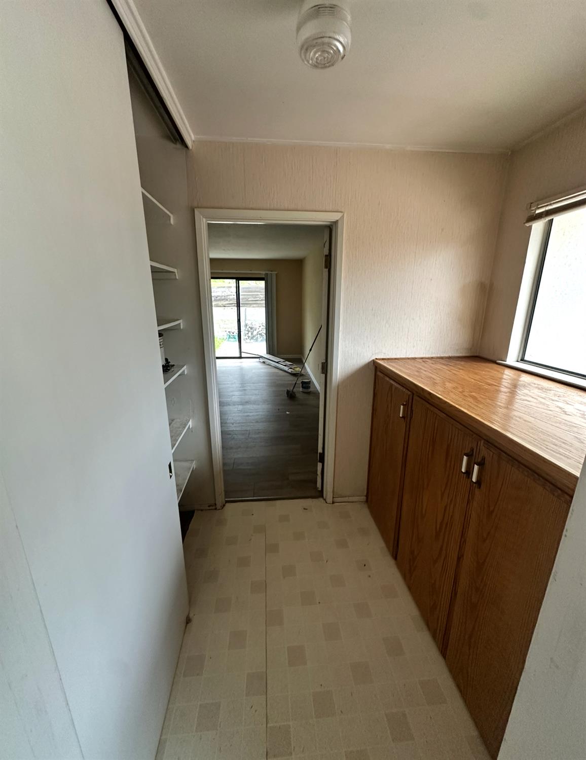 42912 Country Club Dr E, Oakhurst, CA 93644