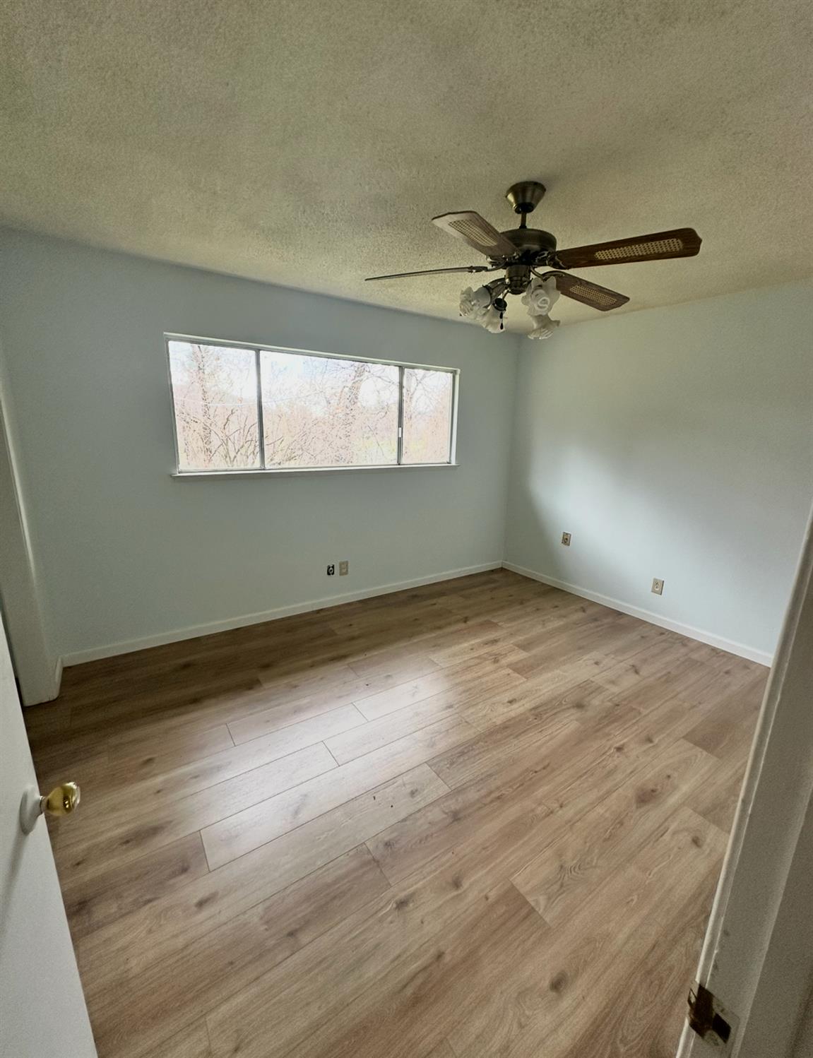 42912 Country Club Dr E, Oakhurst, CA 93644