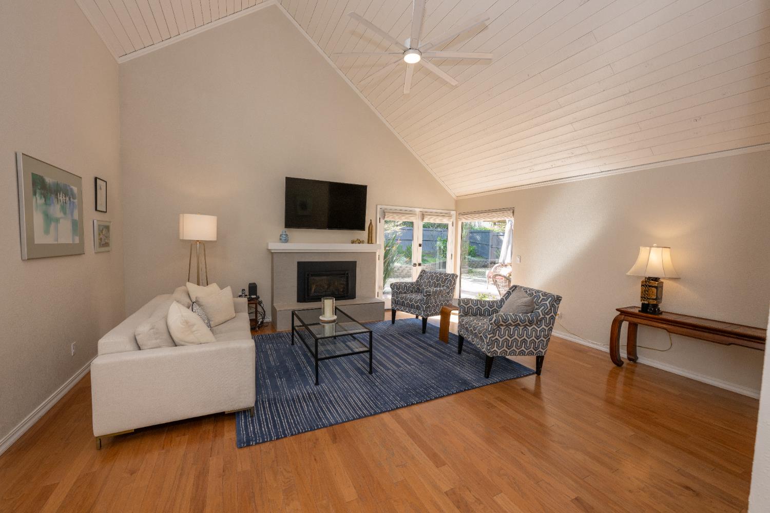 2555 W Bluff Ave #143, Fresno, CA 93711