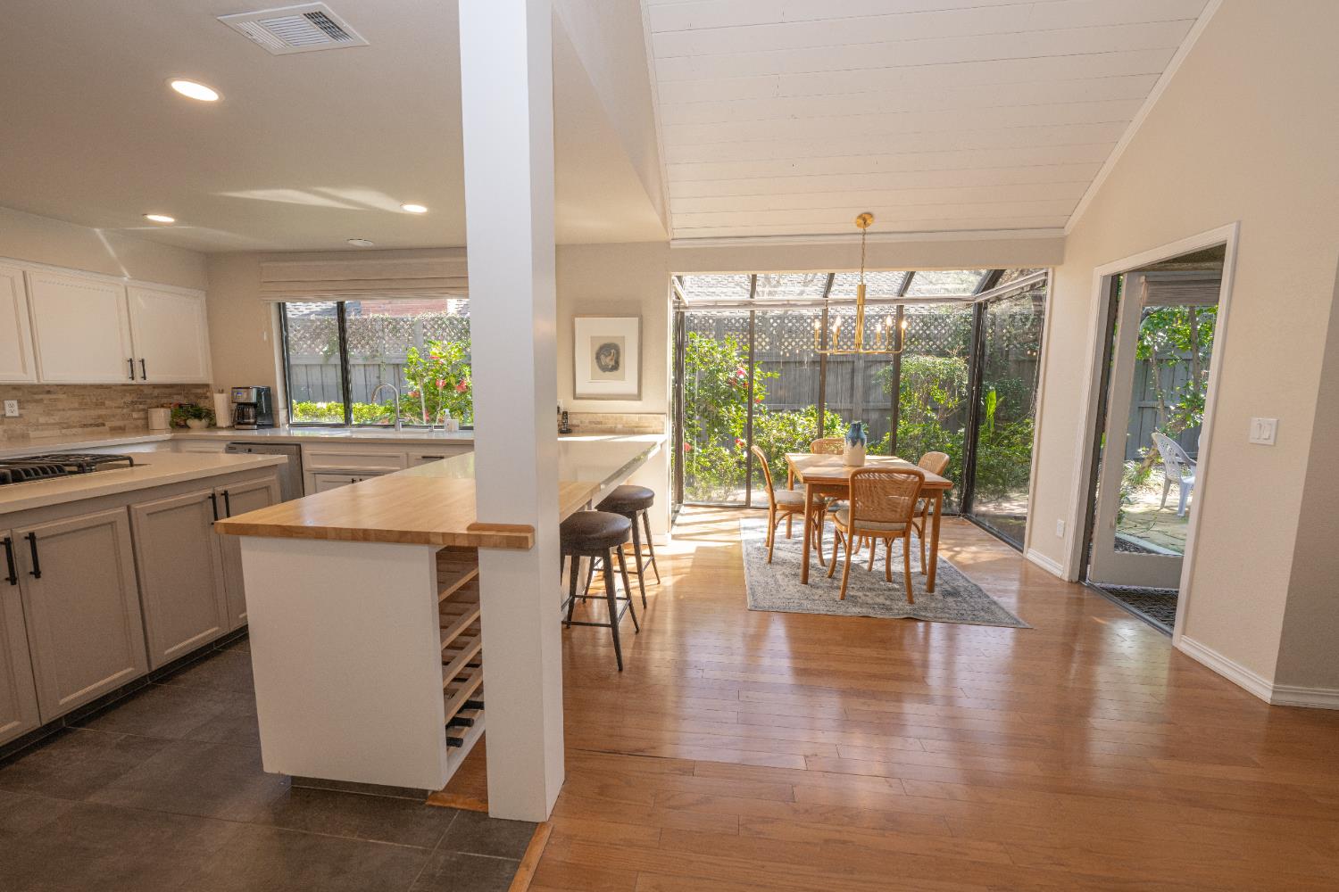 2555 W Bluff Ave #143, Fresno, CA 93711