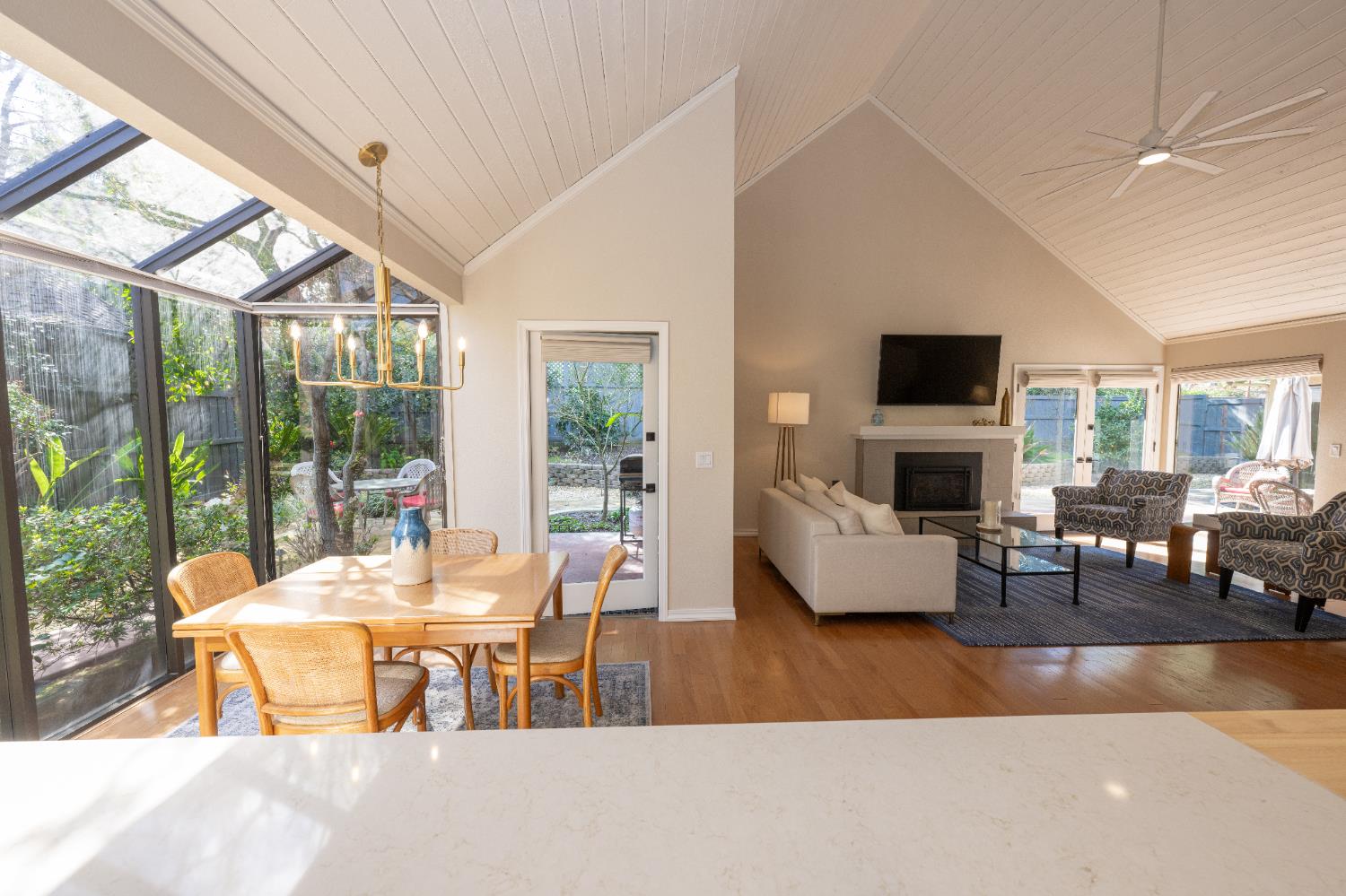 2555 W Bluff Ave #143, Fresno, CA 93711