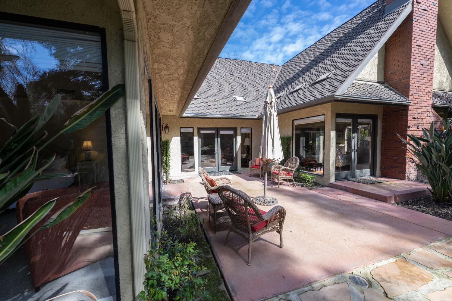 2555 W Bluff Ave #143, Fresno, CA 93711