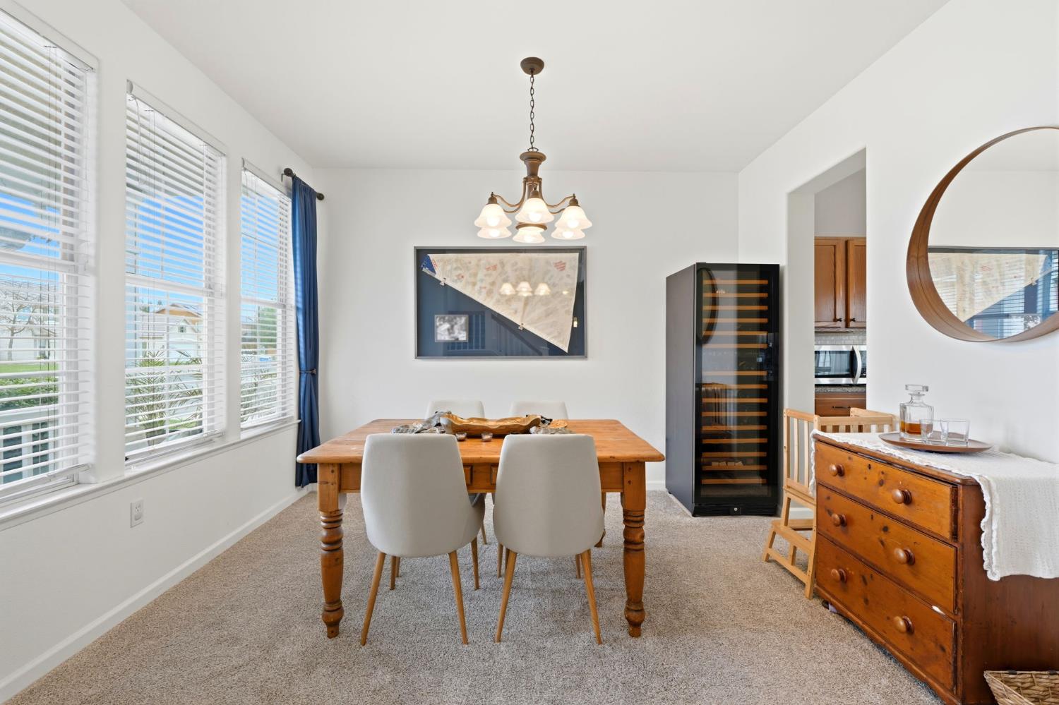 903 W Sandstone Ct, Hanford, CA 93230