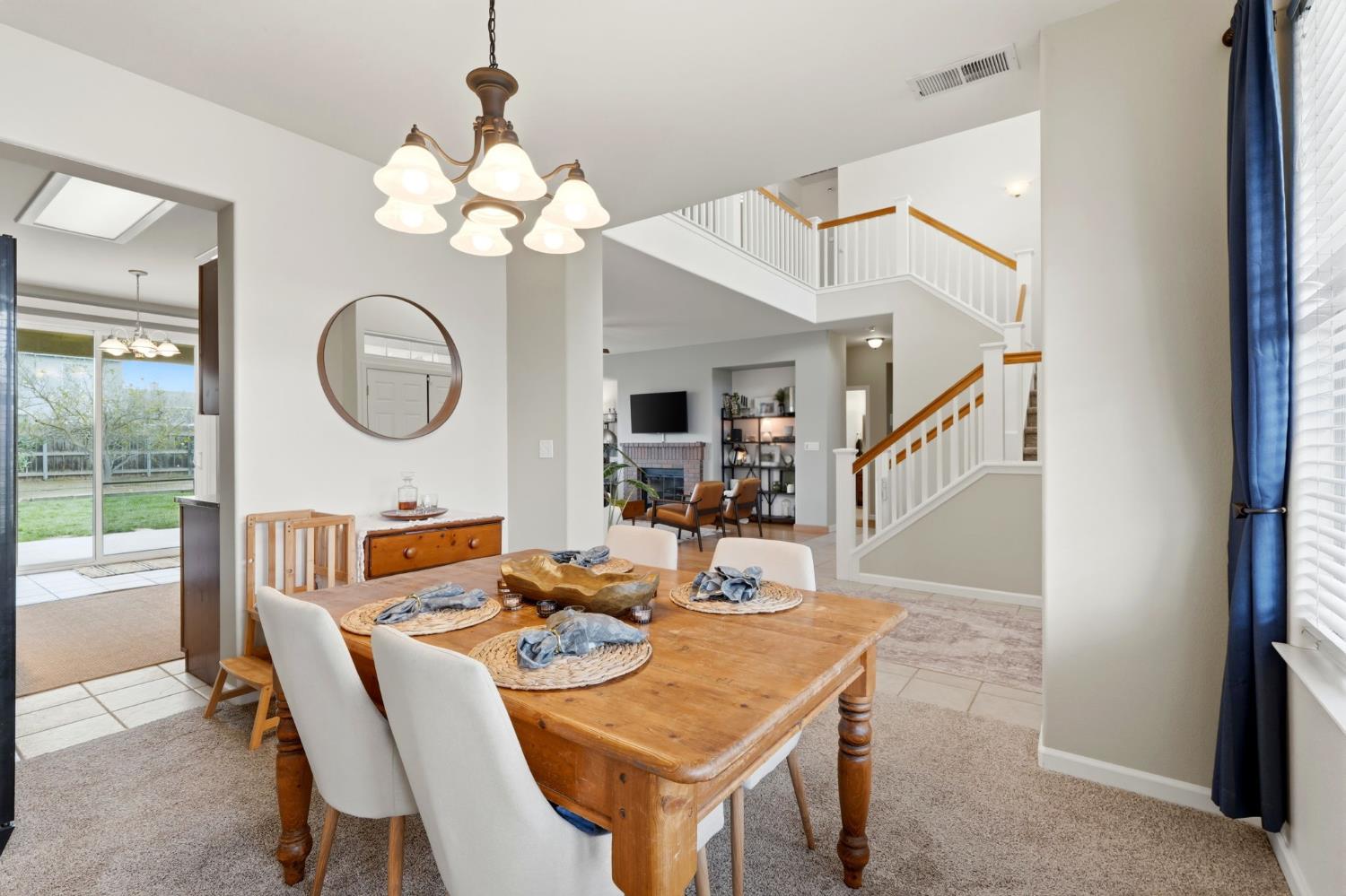 903 W Sandstone Ct, Hanford, CA 93230