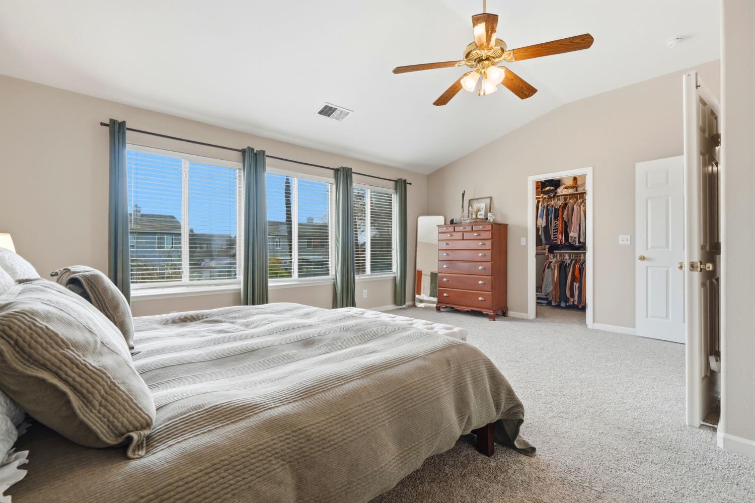 903 W Sandstone Ct, Hanford, CA 93230