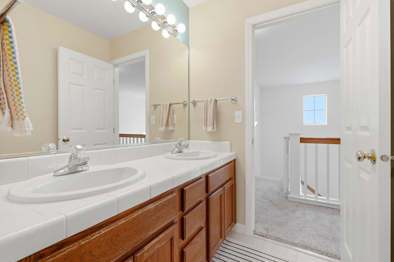 903 W Sandstone Ct, Hanford, CA 93230