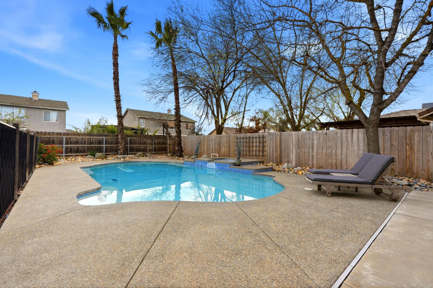 903 W Sandstone Ct, Hanford, CA 93230