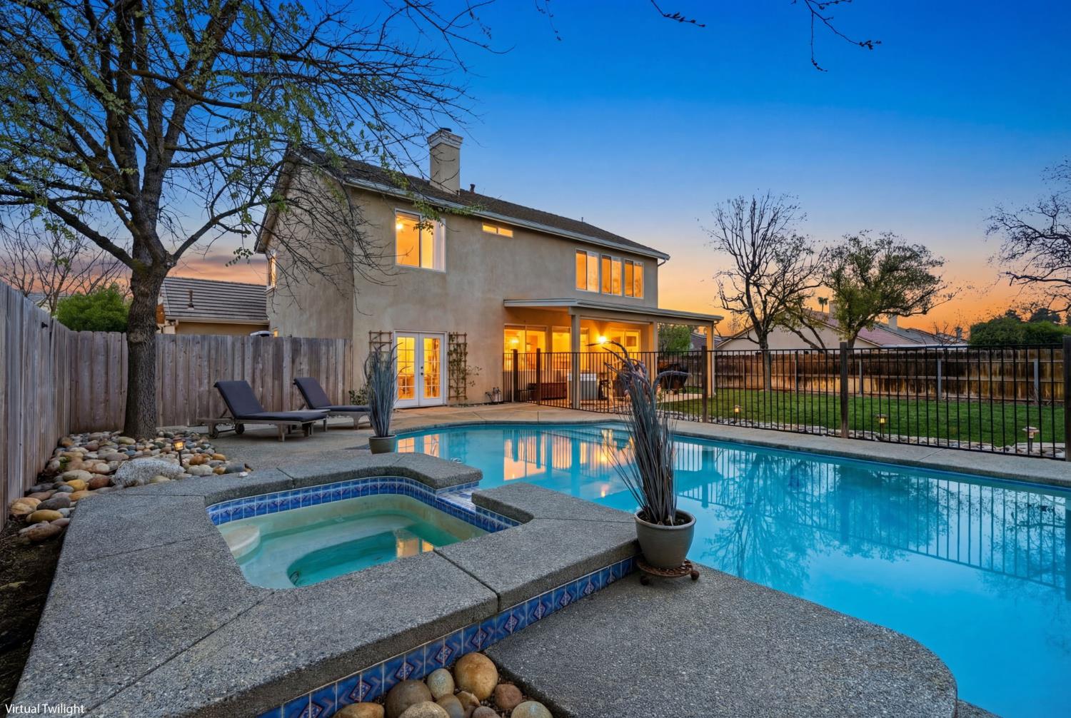 903 W Sandstone Ct, Hanford, CA 93230