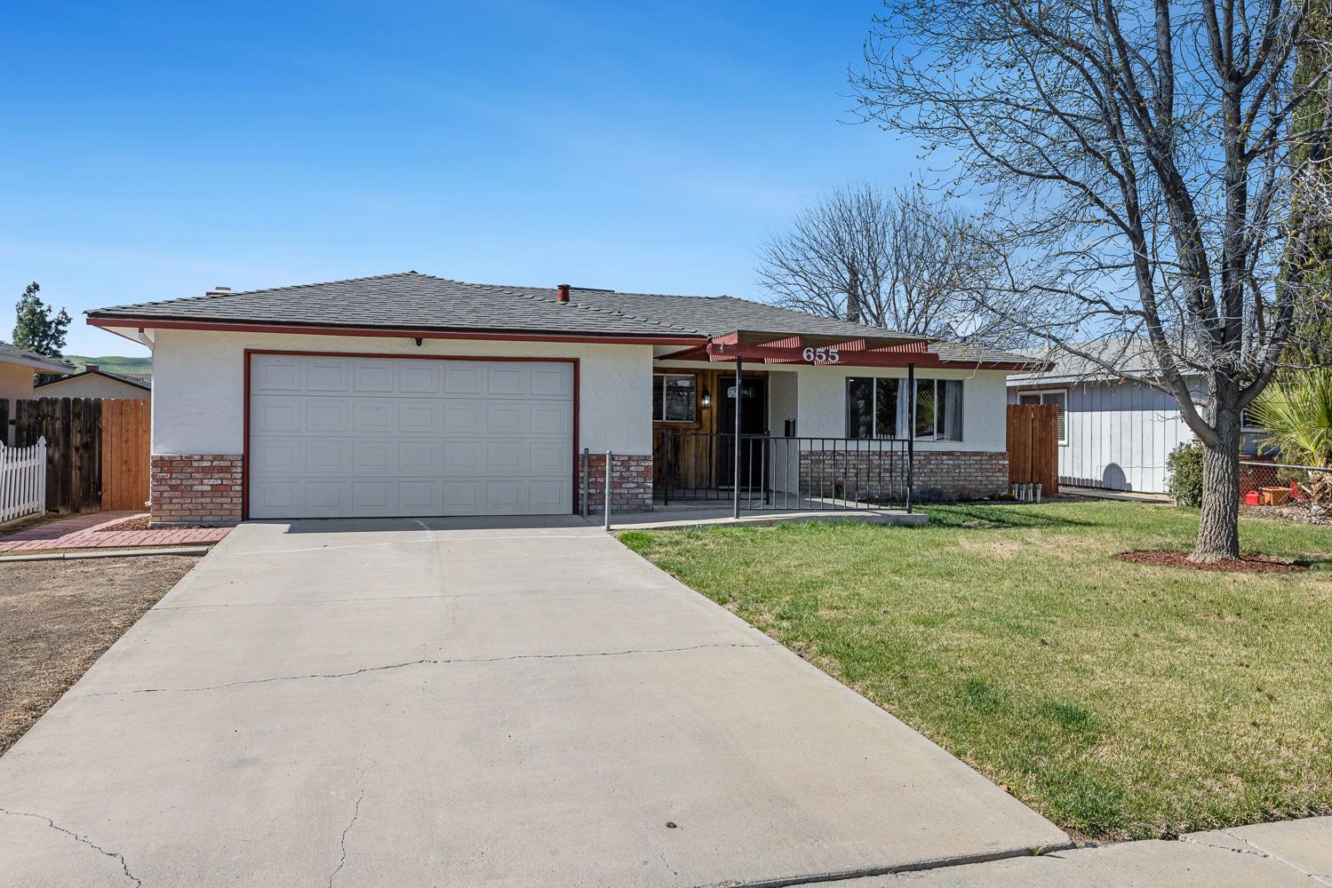 655 N Princeton Ave, Coalinga, CA 93210