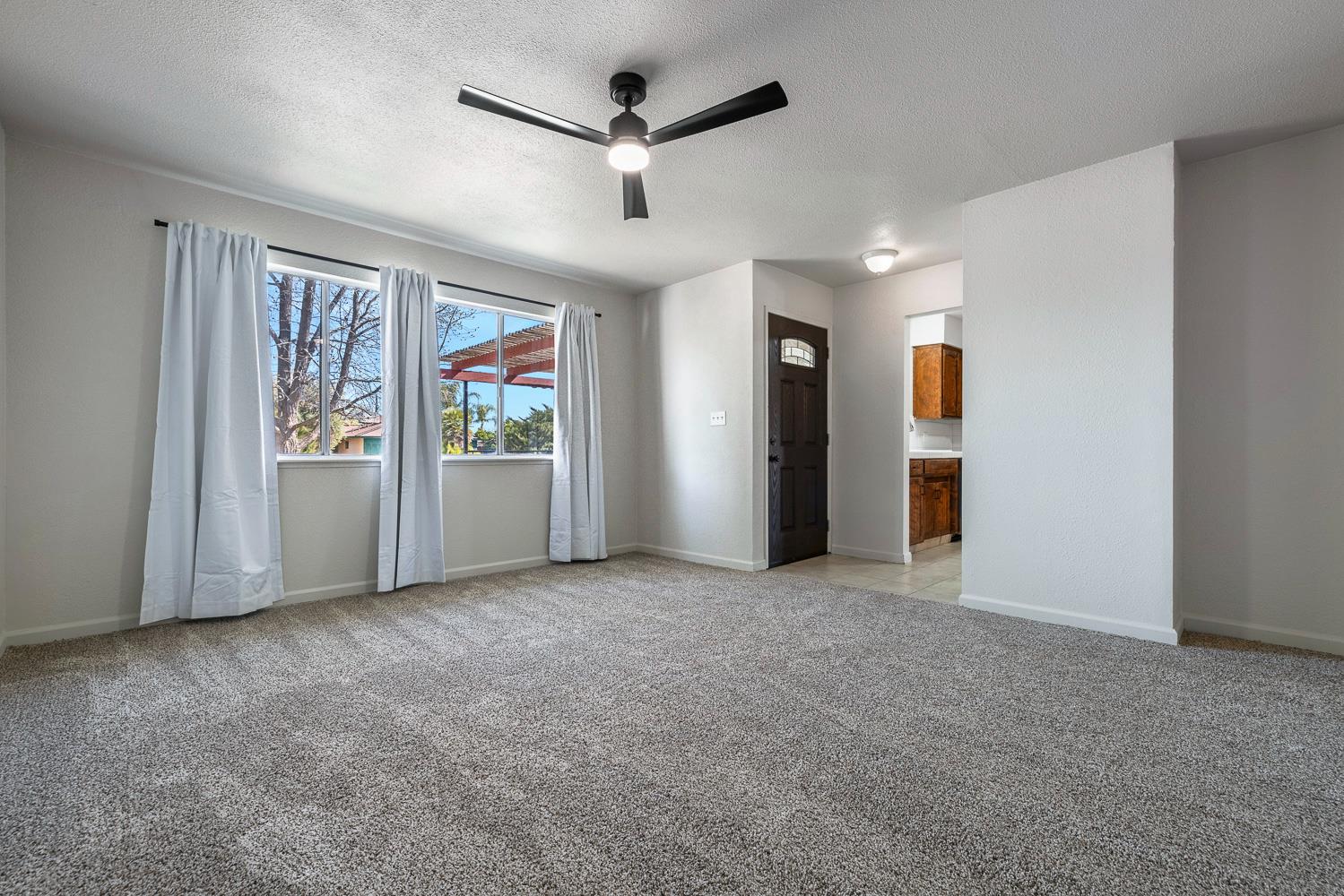 655 N Princeton Ave, Coalinga, CA 93210