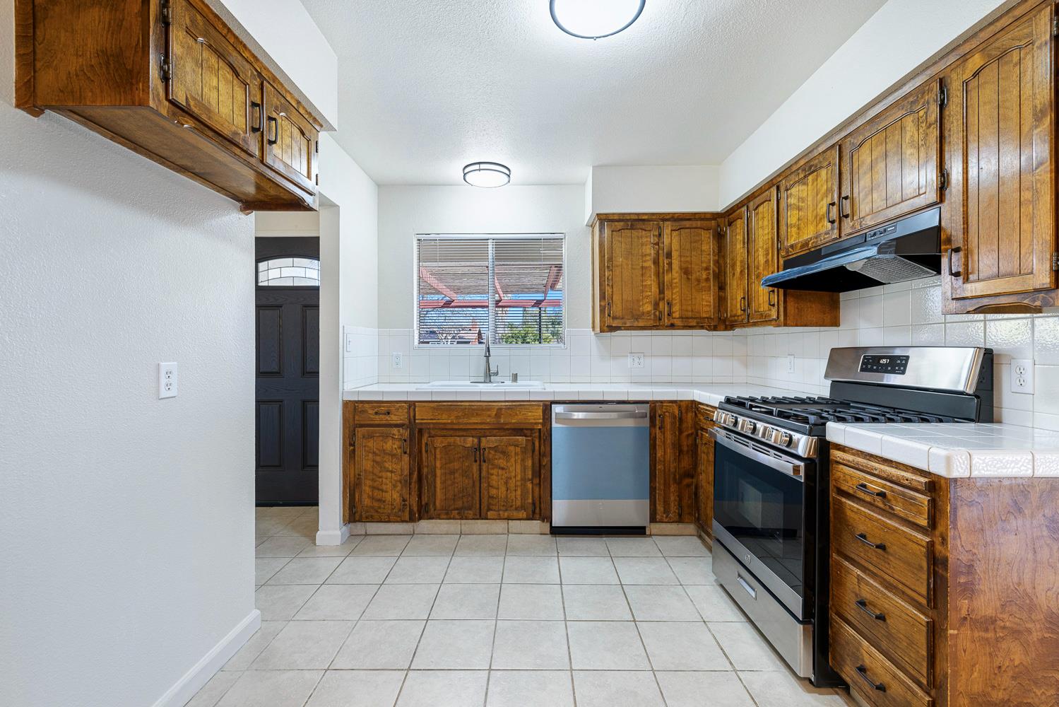 655 N Princeton Ave, Coalinga, CA 93210