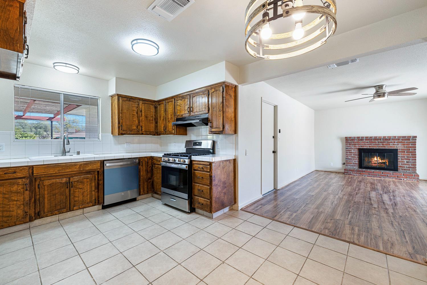 655 N Princeton Ave, Coalinga, CA 93210