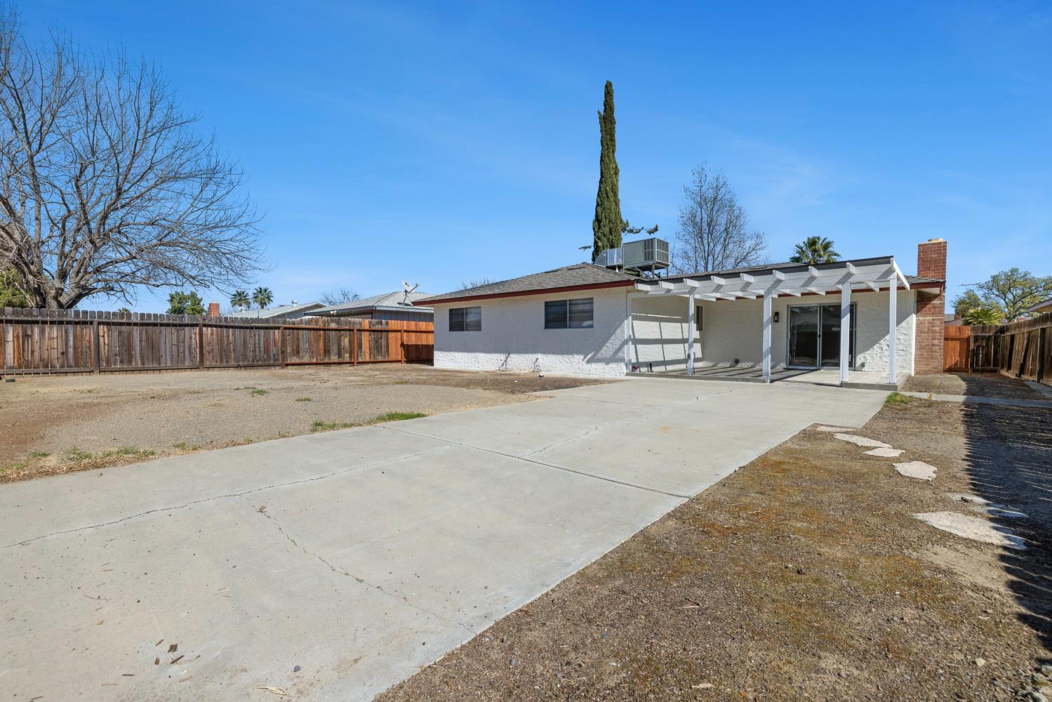655 N Princeton Ave, Coalinga, CA 93210