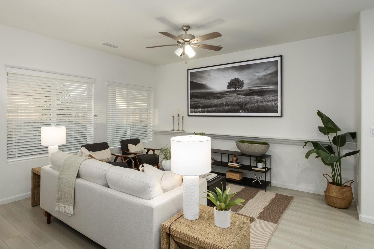 1449 Crimson Way, Dinuba, CA 93618