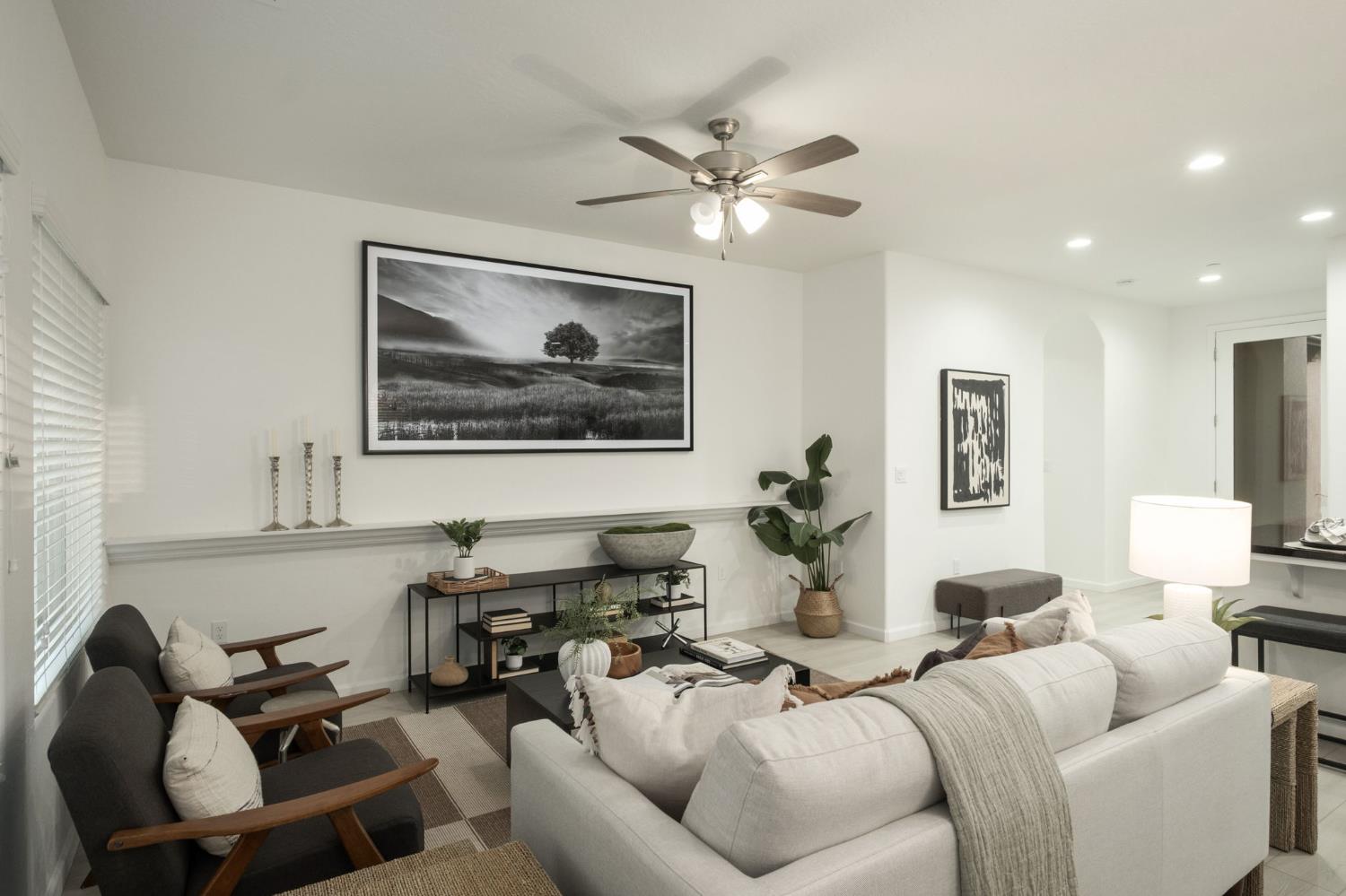 1449 Crimson Way, Dinuba, CA 93618