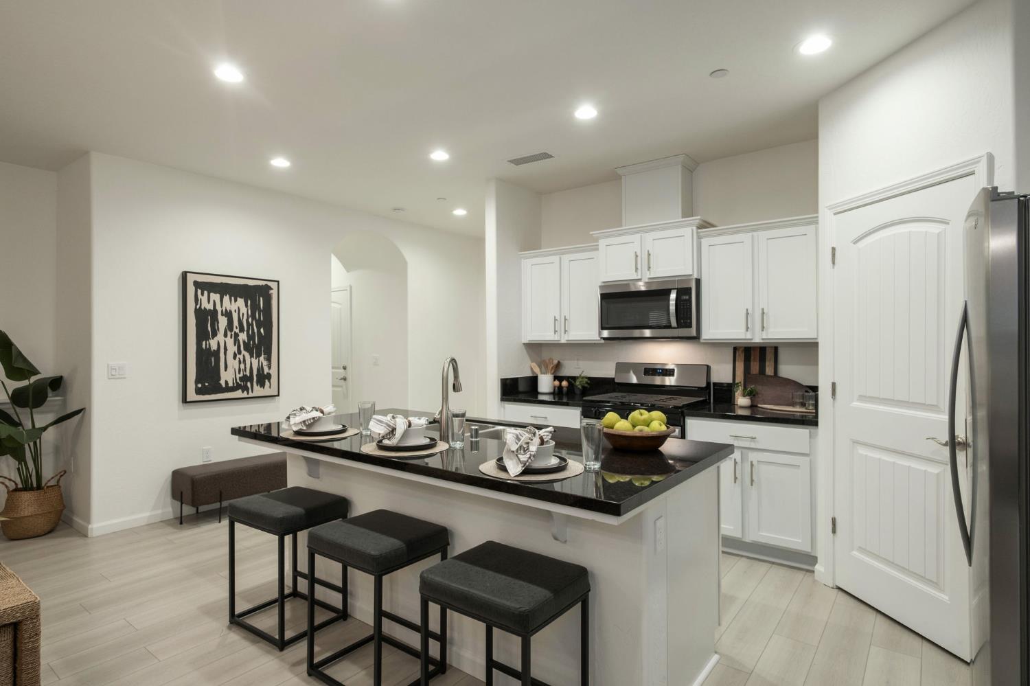 1449 Crimson Way, Dinuba, CA 93618