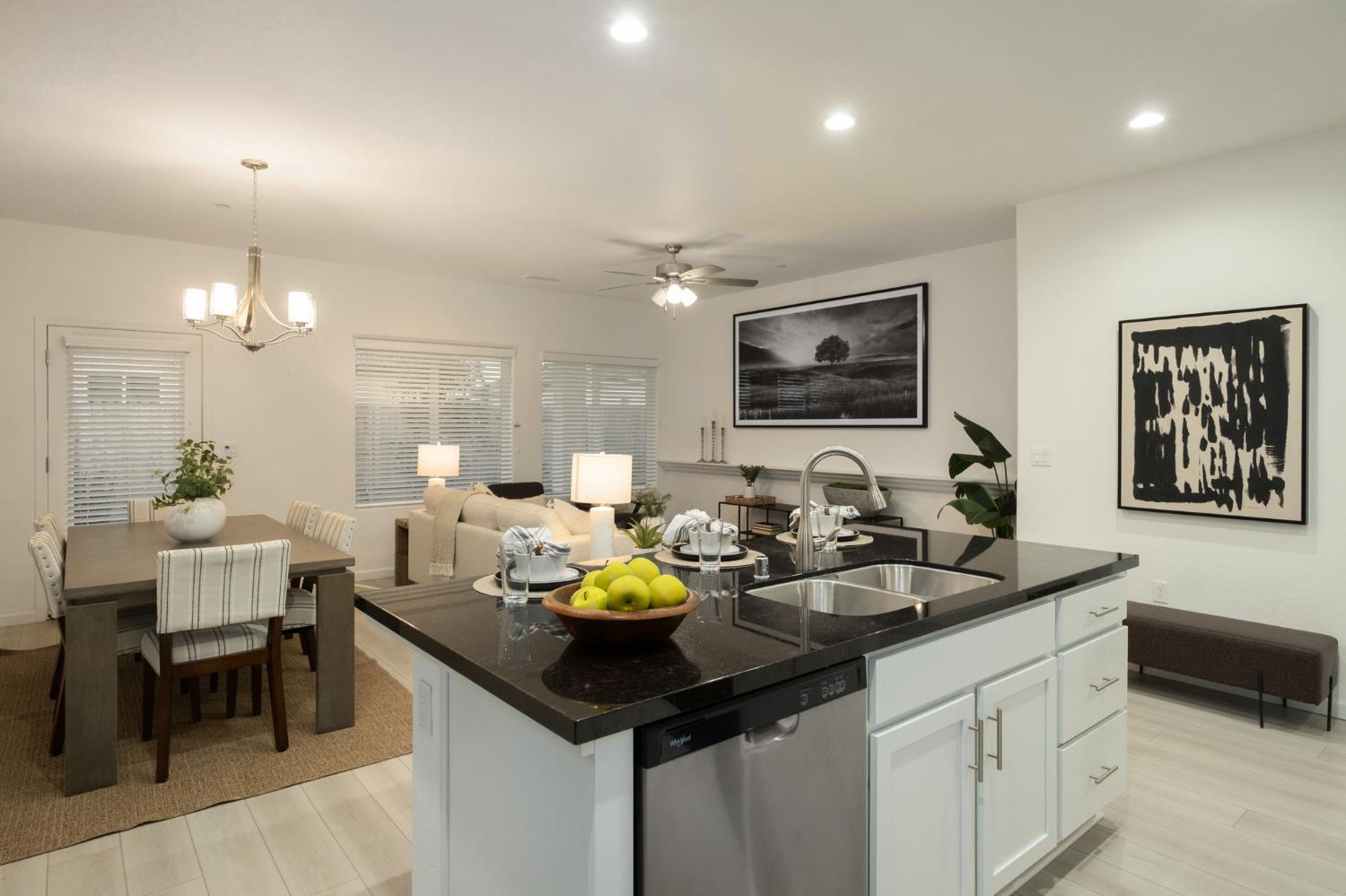 1449 Crimson Way, Dinuba, CA 93618