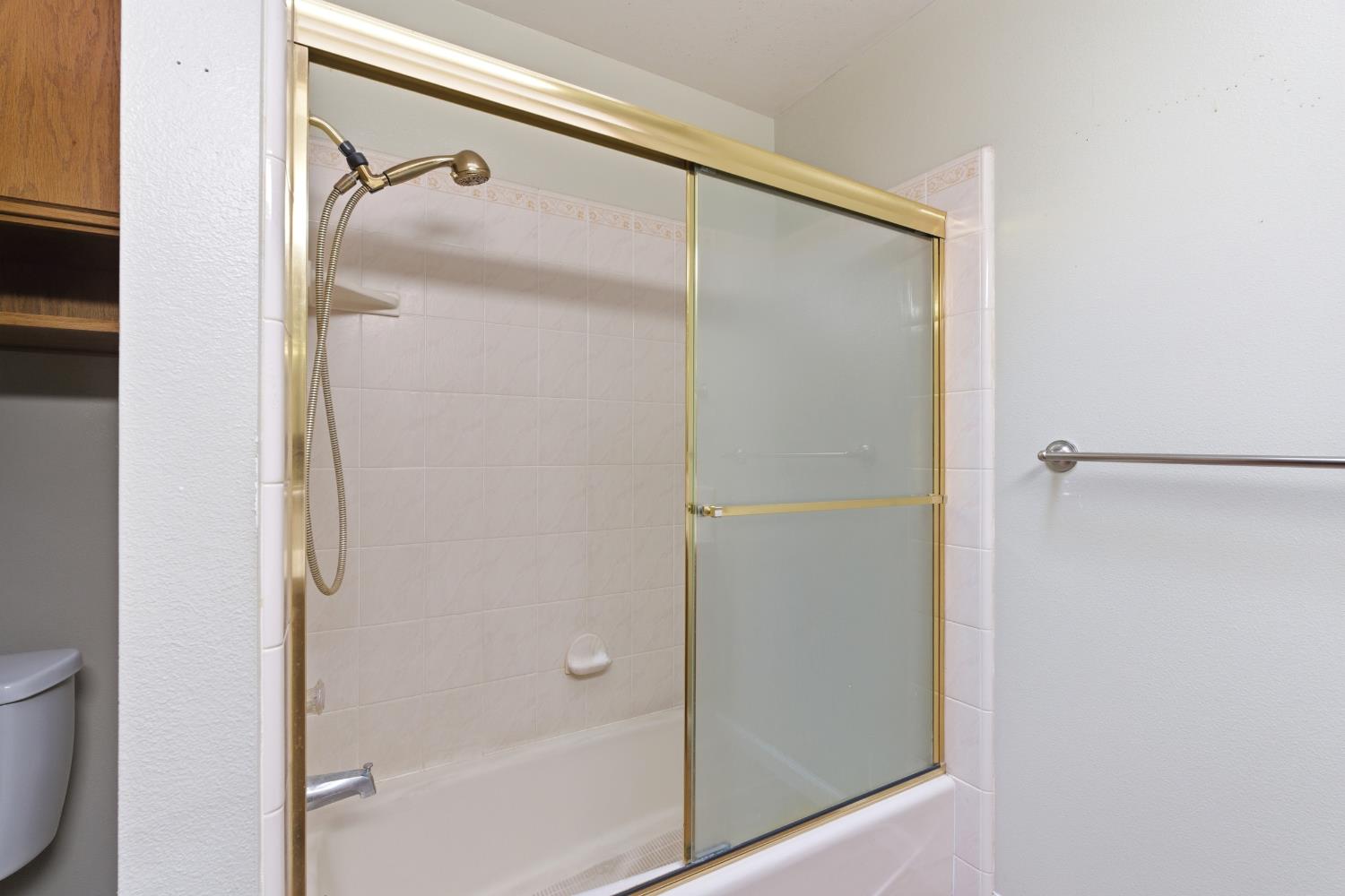 2377 Frederick Way, Madera, CA 93637