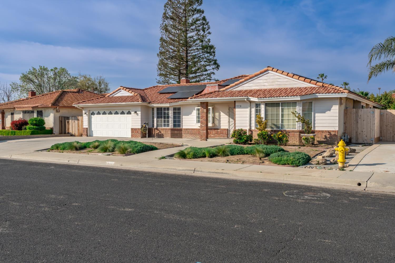 2377 Frederick Way, Madera, CA 93637