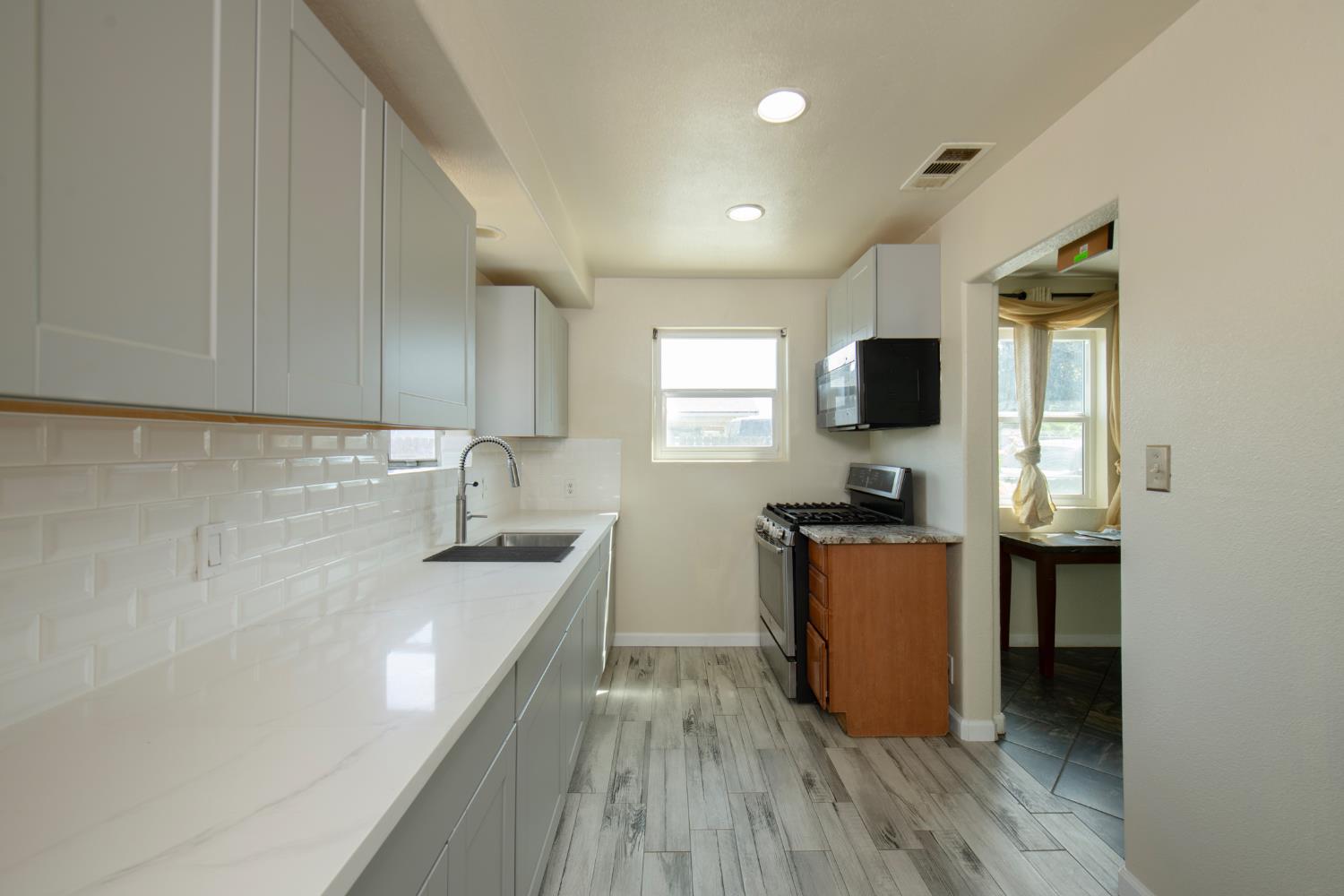 2319 E Vassar Ave, Fresno, CA 93703