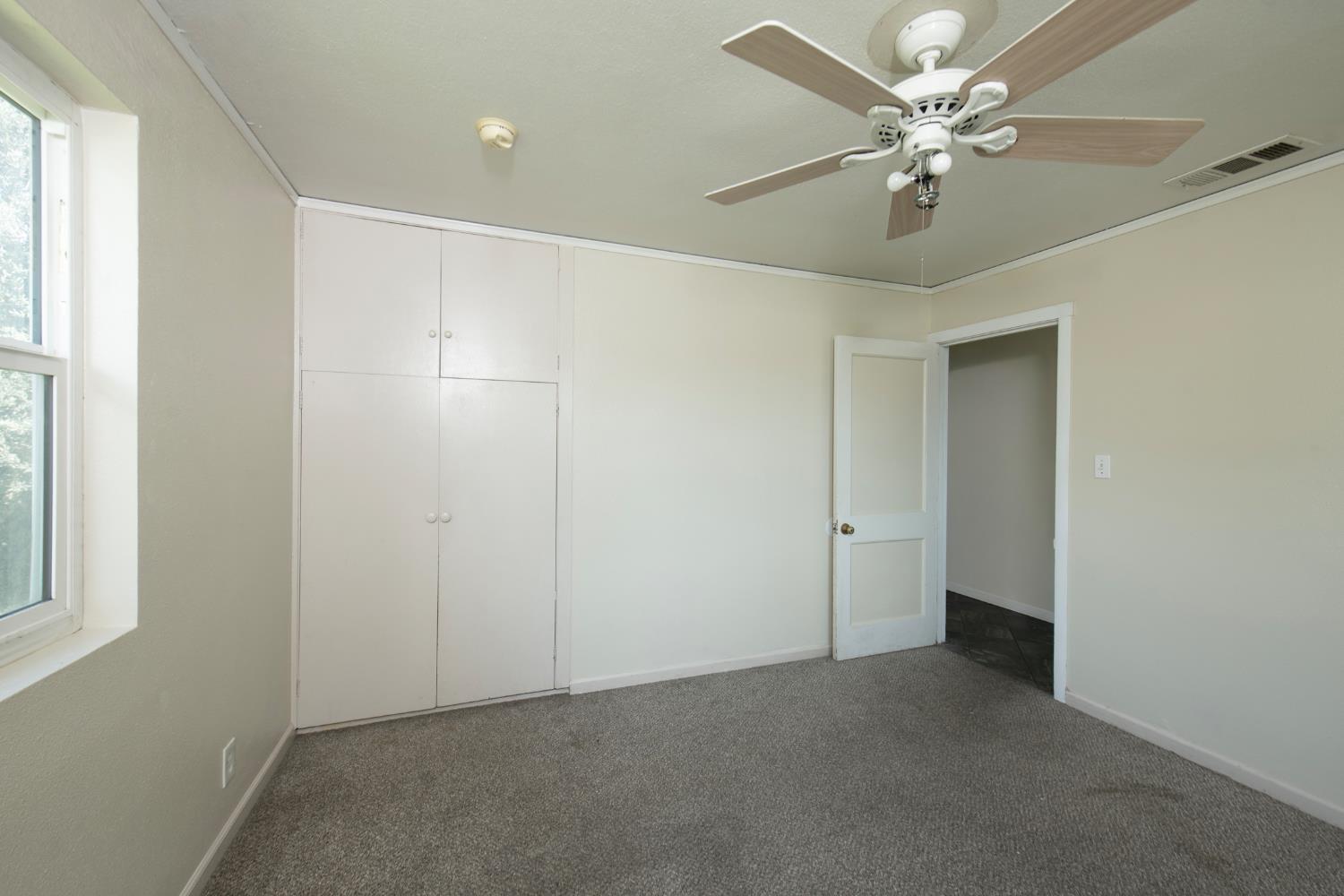 2319 E Vassar Ave, Fresno, CA 93703