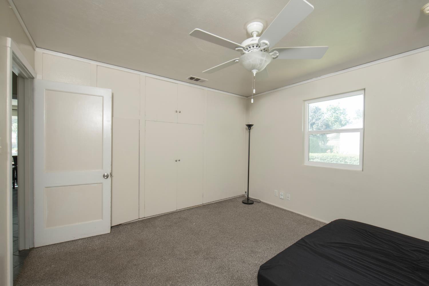 2319 E Vassar Ave, Fresno, CA 93703