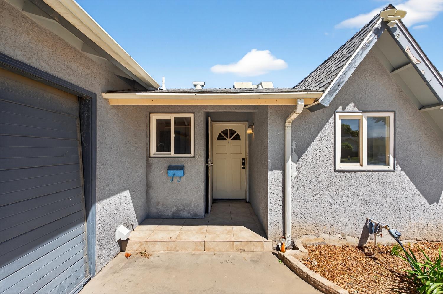 4462 N Van Dyke Ave, Fresno, CA 93705