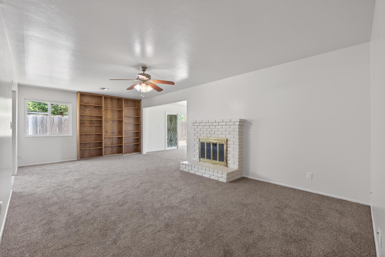 4462 N Van Dyke Ave, Fresno, CA 93705