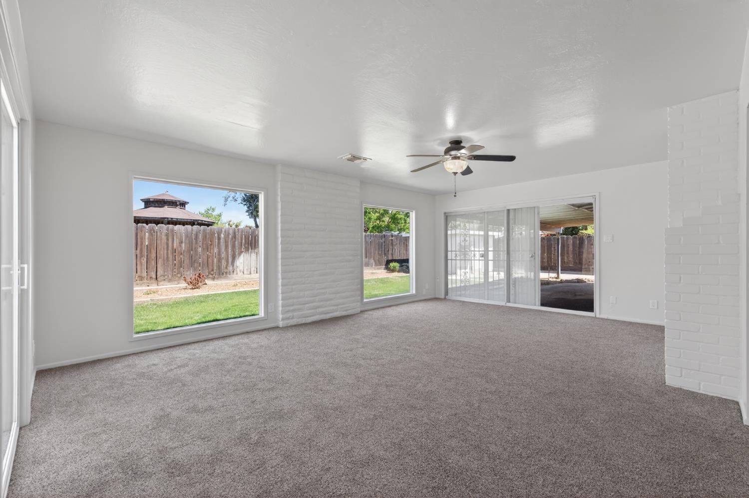 4462 N Van Dyke Ave, Fresno, CA 93705