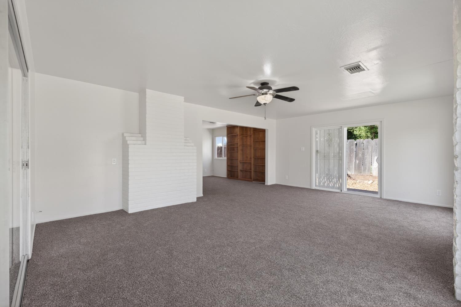 4462 N Van Dyke Ave, Fresno, CA 93705