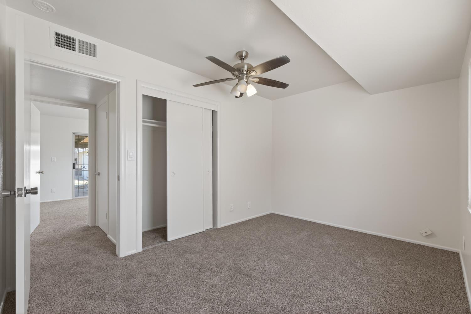 4462 N Van Dyke Ave, Fresno, CA 93705