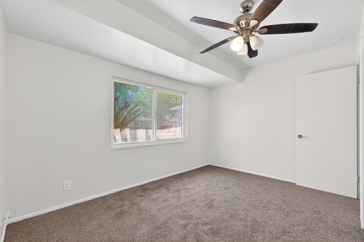 4462 N Van Dyke Ave, Fresno, CA 93705