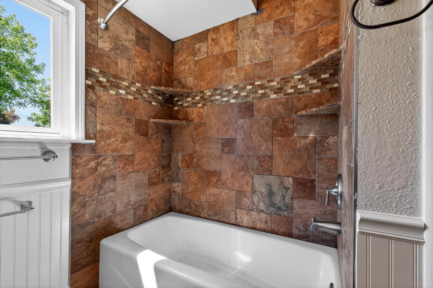 4462 N Van Dyke Ave, Fresno, CA 93705