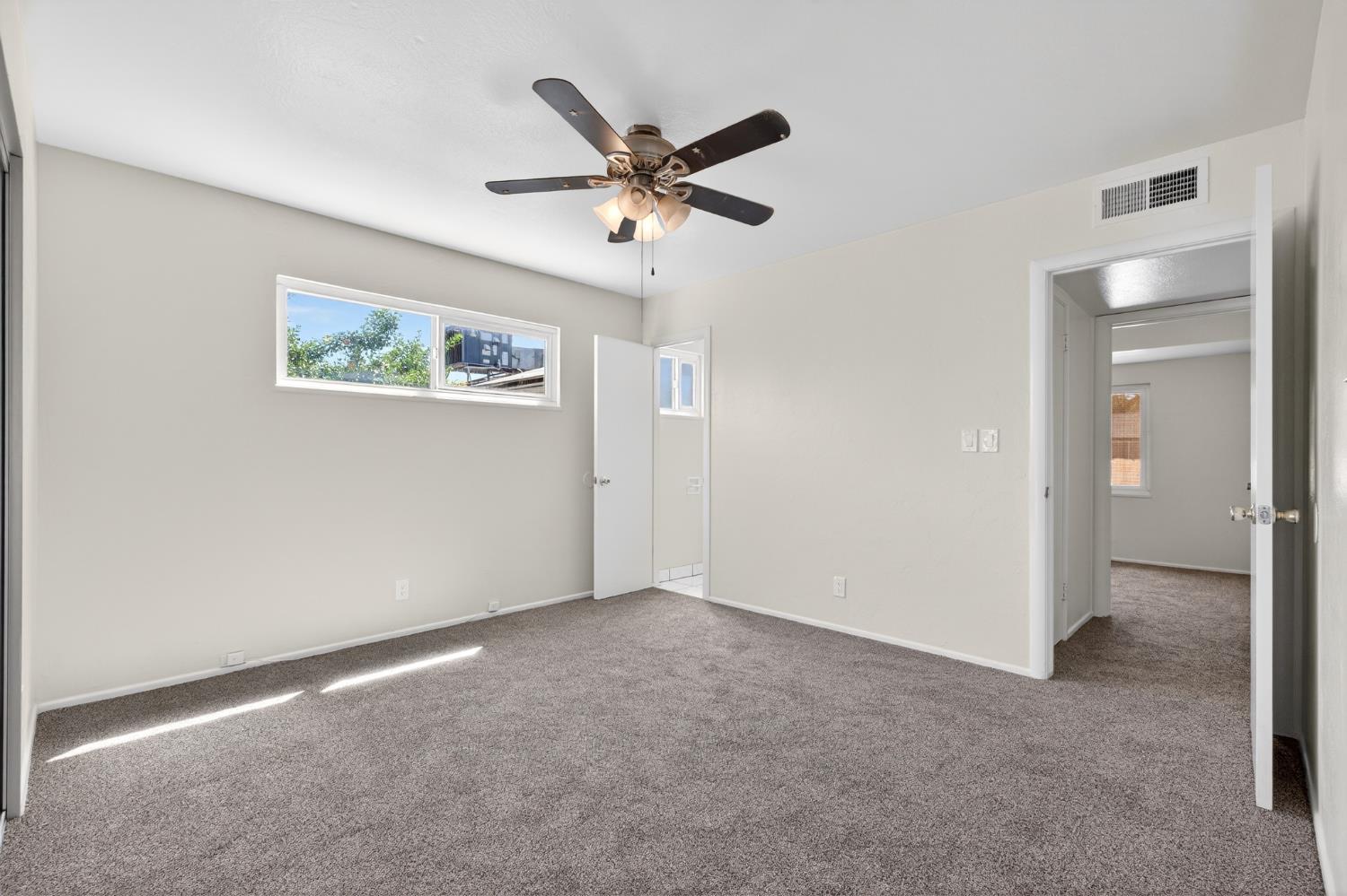 4462 N Van Dyke Ave, Fresno, CA 93705