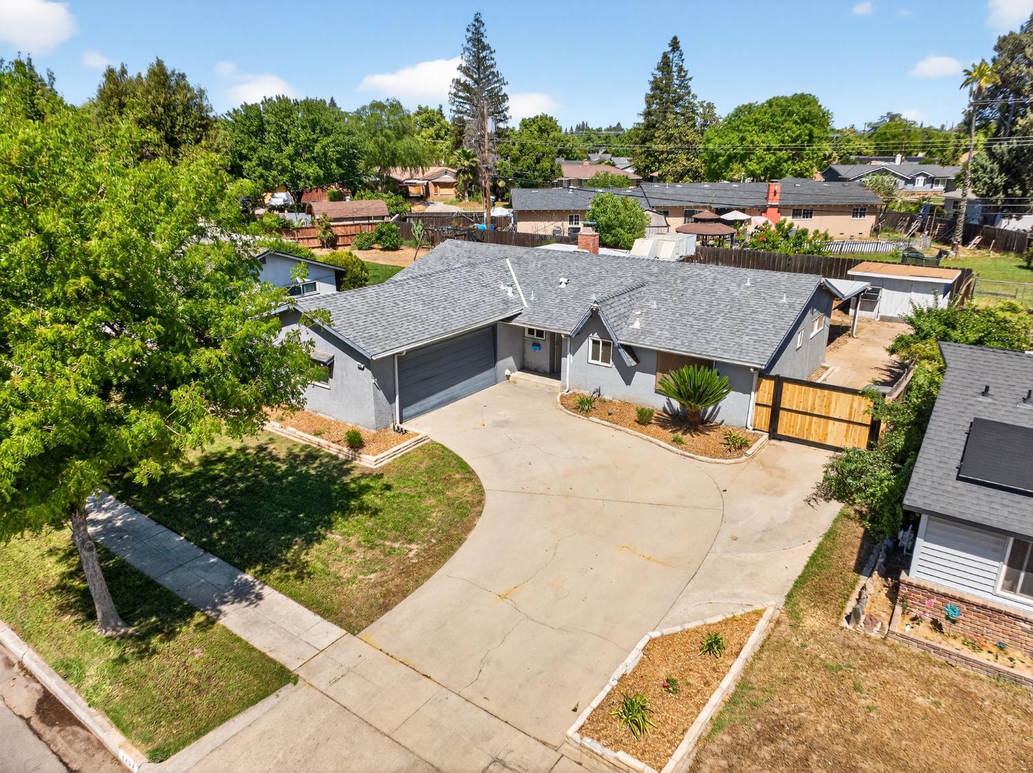 4462 N Van Dyke Ave, Fresno, CA 93705