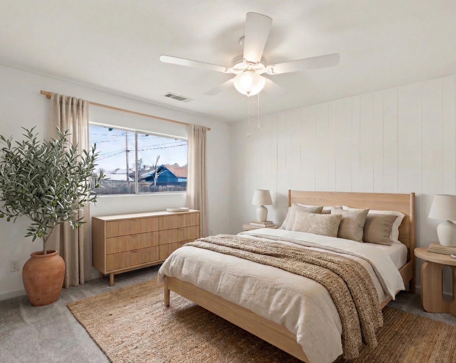 425 W Elm St, Hanford, CA 93230