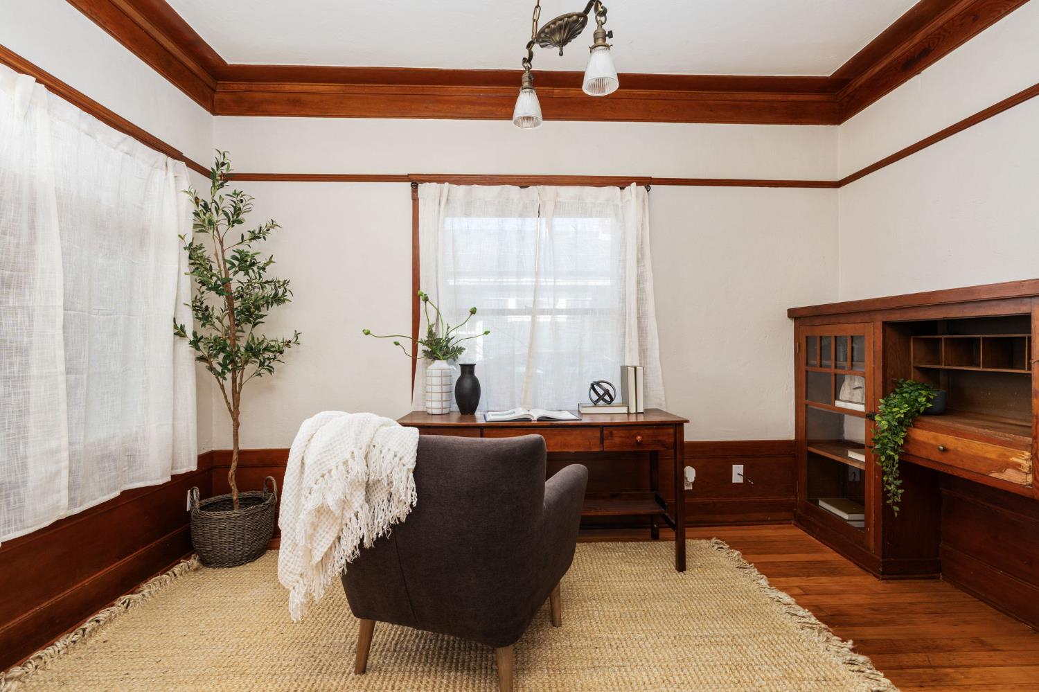 1234 N Del Mar Ave, Fresno, CA 93728