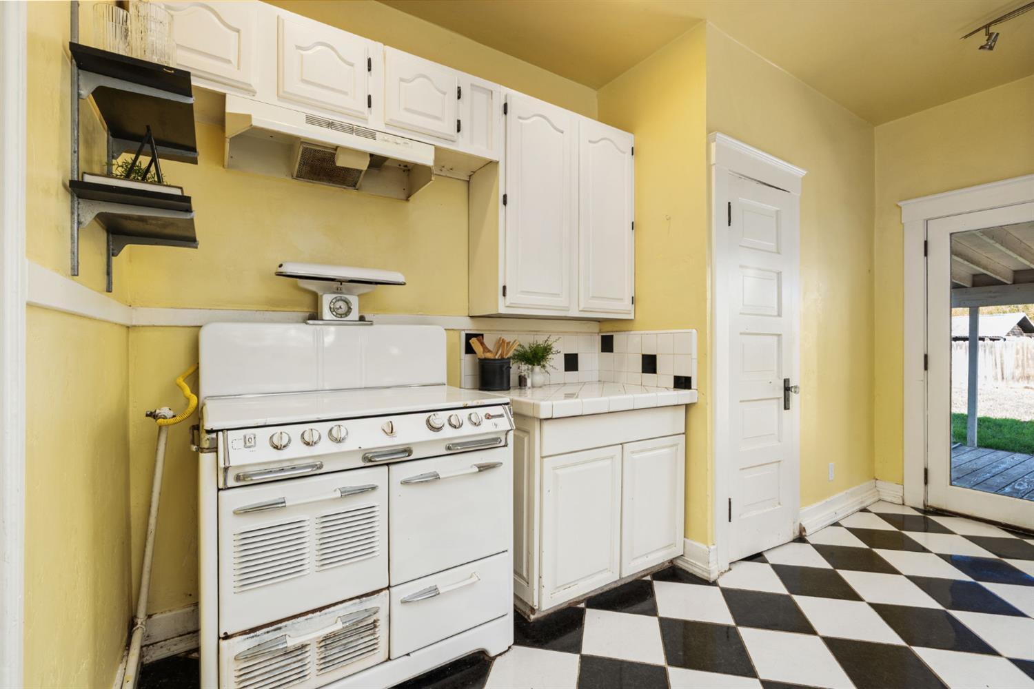 1234 N Del Mar Ave, Fresno, CA 93728