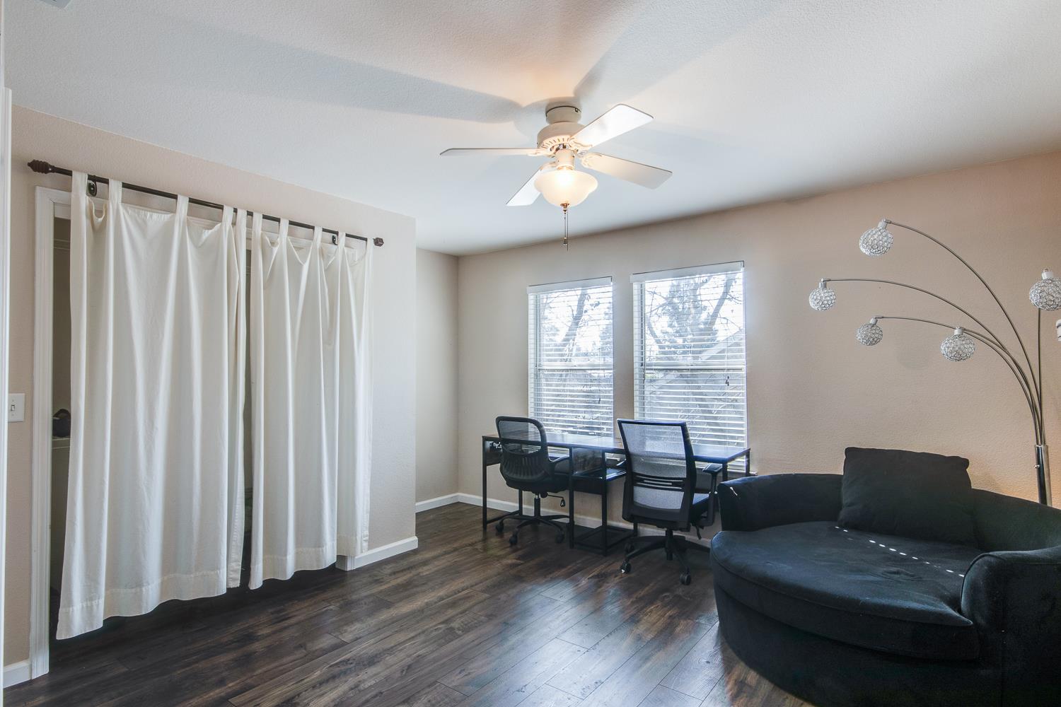 166 Bedford Ave, Clovis, CA 93611