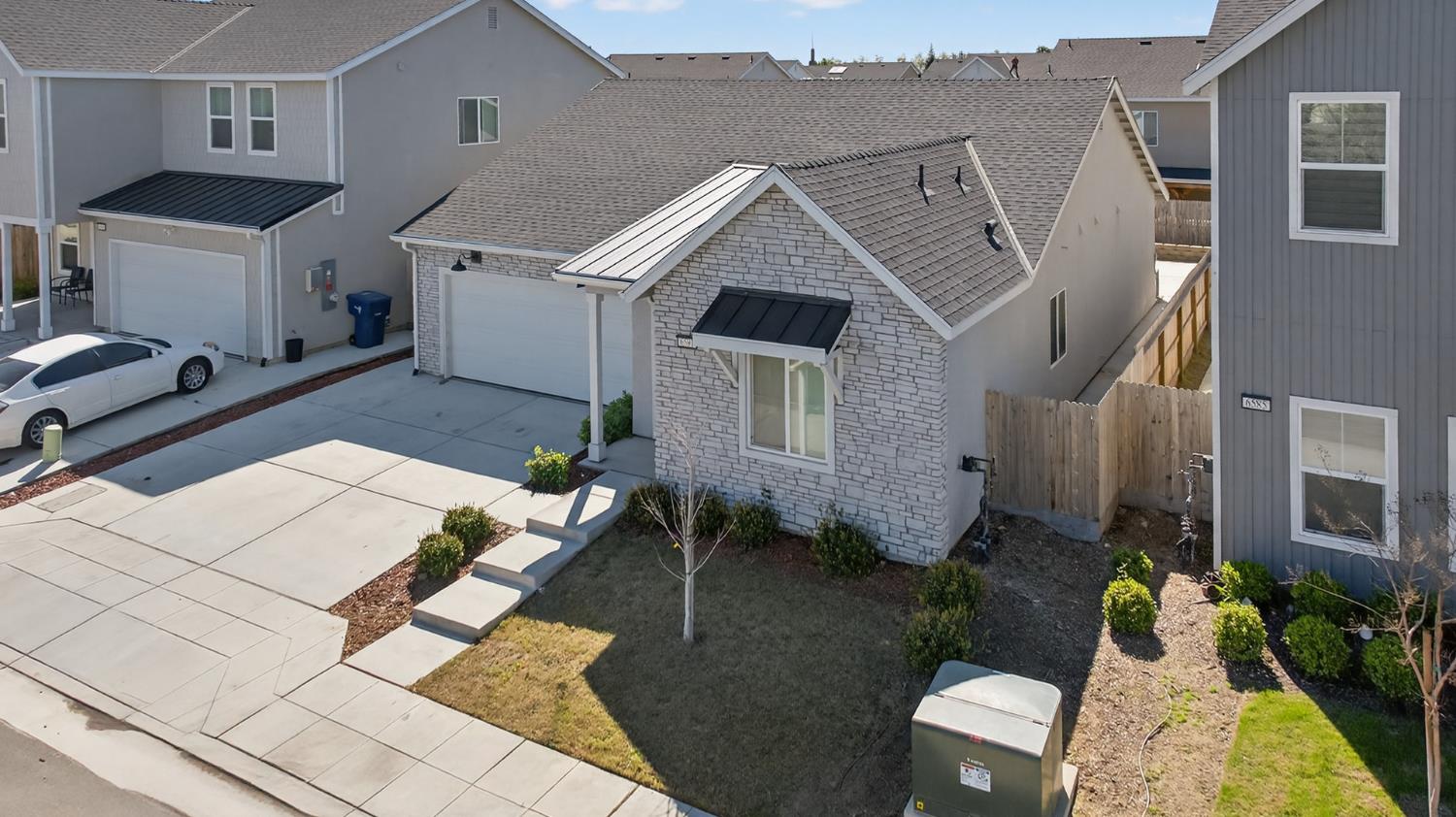 6591 E Liberty Ave, Fresno, CA 93727