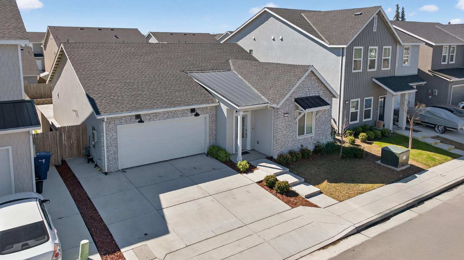 6591 E Liberty Ave, Fresno, CA 93727