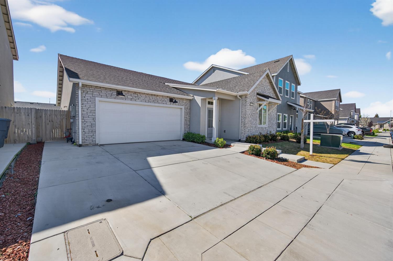 6591 E Liberty Ave, Fresno, CA 93727