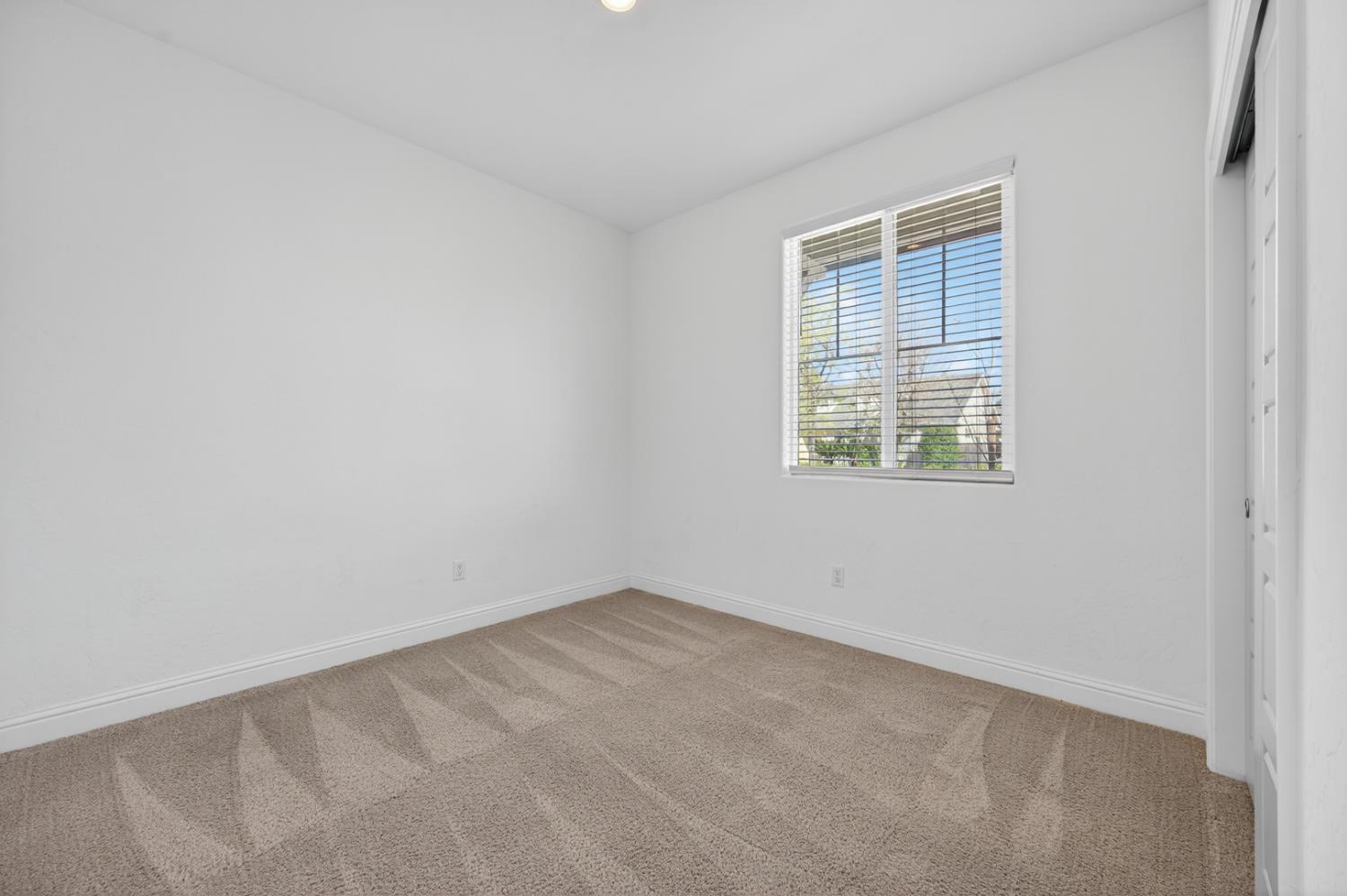 6591 E Liberty Ave, Fresno, CA 93727