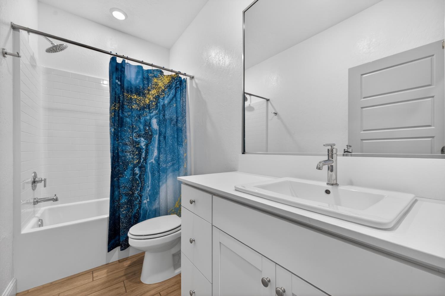 6591 E Liberty Ave, Fresno, CA 93727