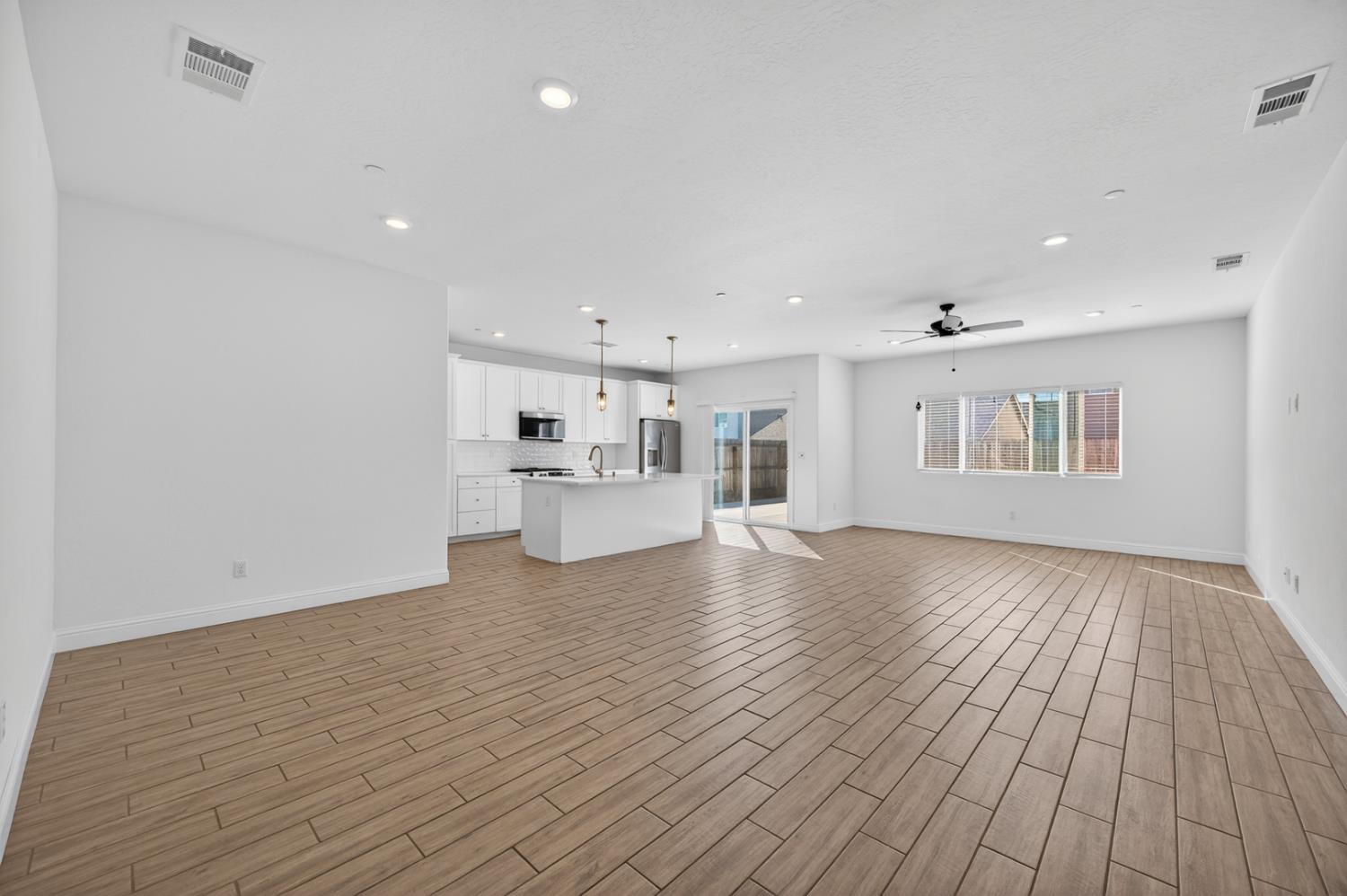 6591 E Liberty Ave, Fresno, CA 93727