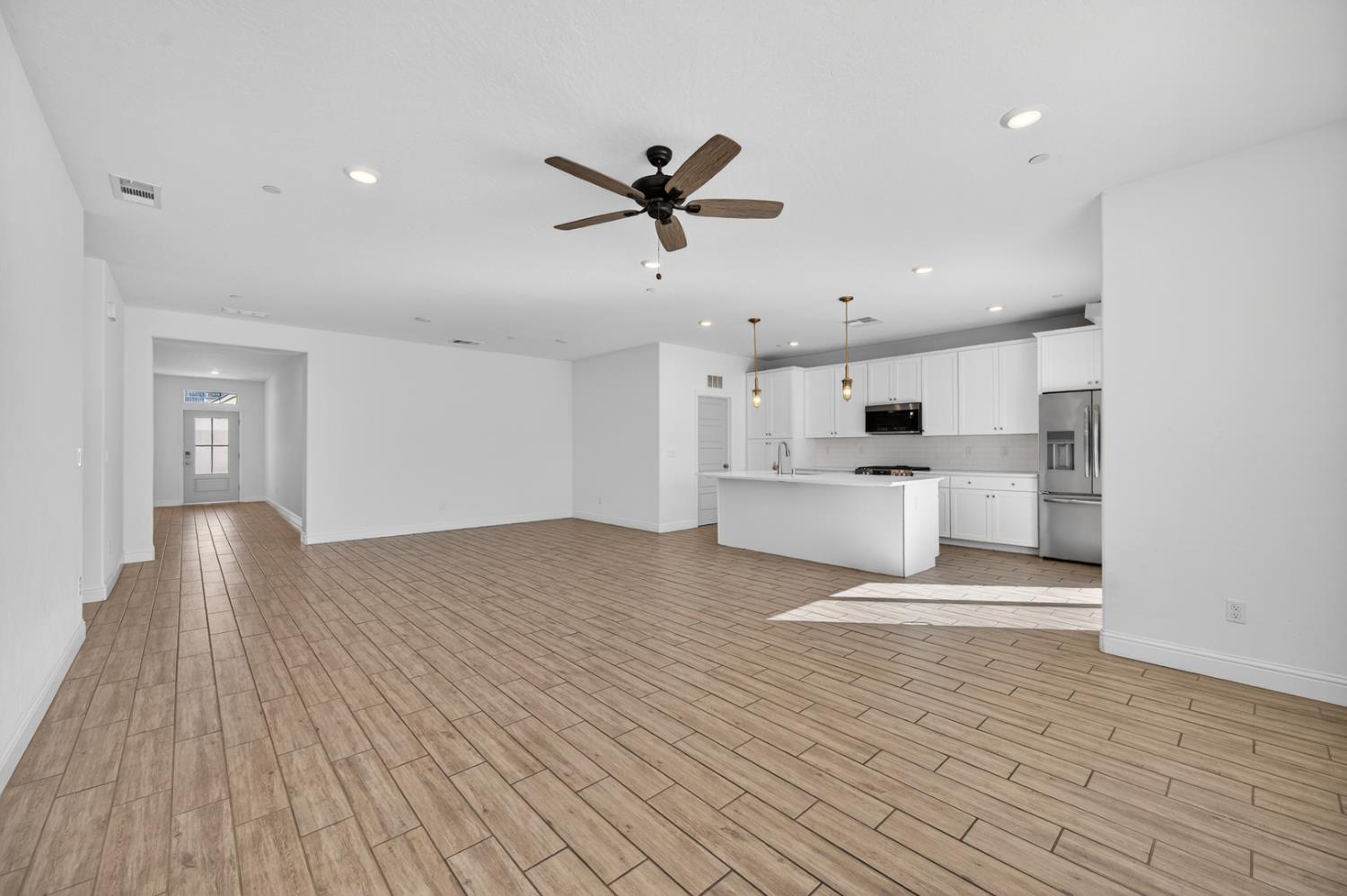 6591 E Liberty Ave, Fresno, CA 93727